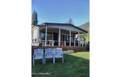 302 School Rd, Hope, ID 83836