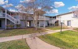 1705 E 24th Ave, Hutchinson, KS 67502