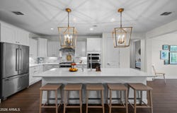 2916 E TINA Drive, Phoenix, AZ 85050