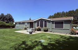 21 Honeysuckle Rd, Pasco, WA 99301