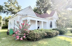 1409 3rd Avenue N, Columbus, MS 39701
