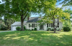 25 Fairview Dr E, Bernards Twp., NJ 07920-2305