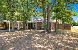 720 Thersa Drive, River Oaks, TX 76114