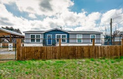 602 E Hunt St, Pleasanton, TX 78064