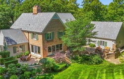 1986 Camphill Circle, Inverness, IL 60067