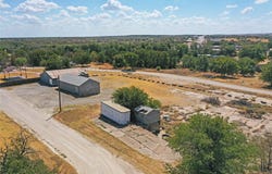 314 S Phillips Street, Jacksboro, TX 76458