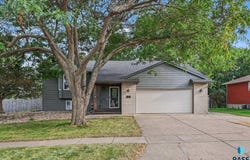 700 N Zelmer Dr, Tea, SD 57064