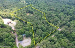 686 Welcome Valley Rd, Benton, TN 37307
