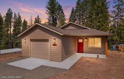 431 F St, Plummer, ID 83851