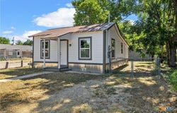 1803 N Fannin Avenue, Cameron, TX 76520