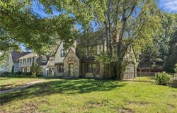 445 W 66th Terrace, Kansas City, MO 64113