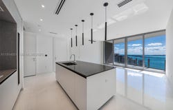 300 Biscayne Boulevard Way, Miami, FL 33131