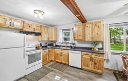 608 Jenny Wren Pass, Pardeeville, WI 53954