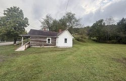 556 Glenview Rd, CRAB ORCHARD, WV 25827