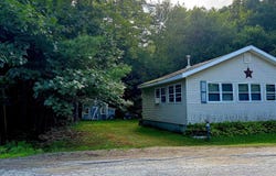 83 West Shore Drive, Raymond, NH 03077