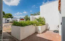 6876 E Calle De Oro, Tucson, AZ 85715