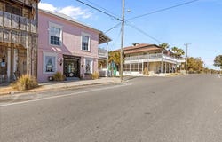 409 2nd St, Cedar Key, FL 32625