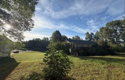 15 PARAGON Drive, BUNKER HILL, WV 25413