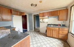 512 E Hemlock St, LaFollette, TN 37766
