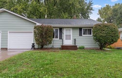 441 Skillman Avenue E, Maplewood, MN 55117