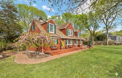 79 E Tiana Road, Hampton Bays, NY 11946