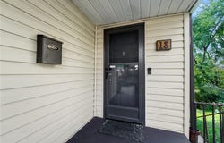 18 Charlton St, Ingram, PA 15205