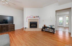 279 Carmel Valley Way, Saint Robert, MO 65584