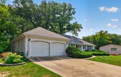 9923 Brookside Circle, Bloomington, MN 55431