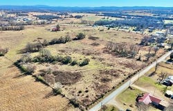 E Hwy 9, Stigler, OK 74462