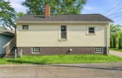376 E 1/2 Ohio Avenue, Sebring, OH 44672