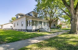1417 15th St, Rock Valley, IA 51247