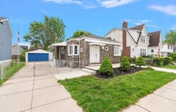 39 W Elza Avenue, Hazel Park, MI 48030