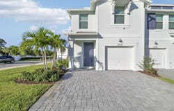 5719 SE Edgewater Circle, Stuart, FL 34997