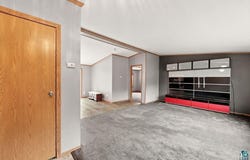 2 Barker Dr, Duluth, MN 55808