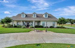 444 County Road 237, Ganado, TX 77962