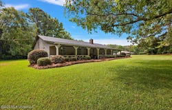 3502 Palestine Road, Raymond, MS 39154