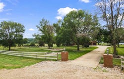 48381 277th St, Canton, SD 57013-5507