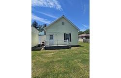 107 S Maple Lane, Cedar Bluff, VA 24609