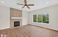 8100 Peninsula Circle, Grand Blanc, MI 48439