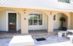 8 Apalachee St, Apalachicola, FL 32320