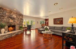 16750 Valerio St, Lake Balboa, CA 91406