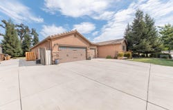 3240 W Lark Avenue, Visalia, CA 93291