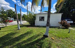 1102 NW 103rd St, Miami, FL 33150