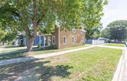 334 4th Ave SE, LeMars, IA 51031-8004