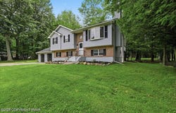 296 Scotch Pine Drive, Pocono Summit, PA 18346