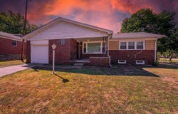 7417 E lincoln, Wichita, KS 67207