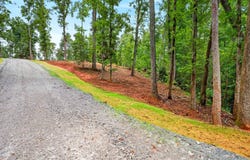 241 W Chapman Rd, Belton, SC 29627