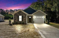 310 E Howard Street, Roseboro, NC 28382
