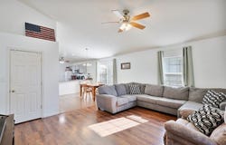 1006 W Del Rio St, Alpine, TX 79830