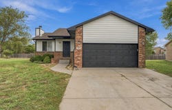 1012 E Winding Lane, Derby, KS 67037